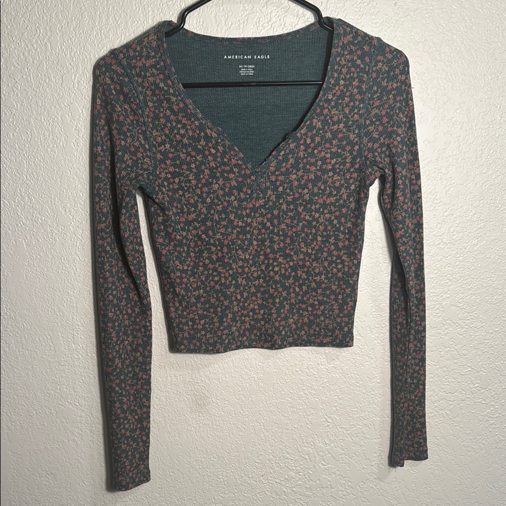 American Eagle Outfitters Green Floral Crop Blouse